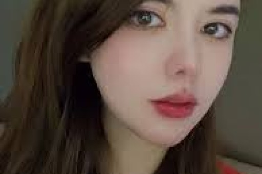 知名网红表妹李 KK破产！未婚生女后掉粉上百万转行去卖小吃